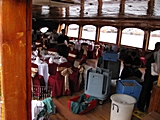 Ein Blick in ein Restaurantschiff