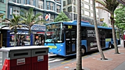mit dem Shuttle-Bus zum Hotel