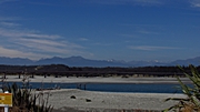 erste schneebedeckte Berge