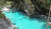 ist das nicht eine tolle Farbe des Wassers :))